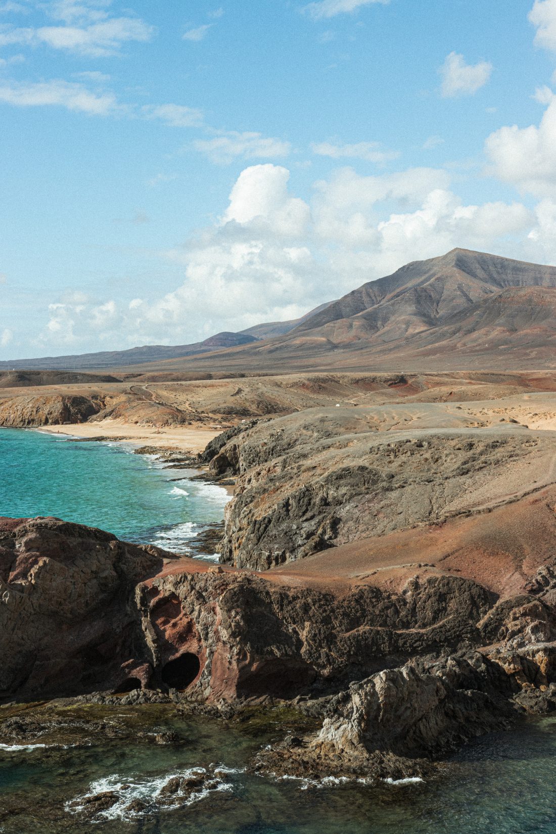 paysage volcan et océan îles canaries